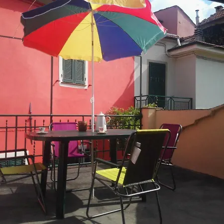 Semesterbostad Casa Rosa Valloria Marittima
