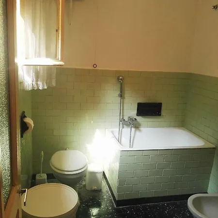 Semesterbostad Casa Rosa Valloria Marittima